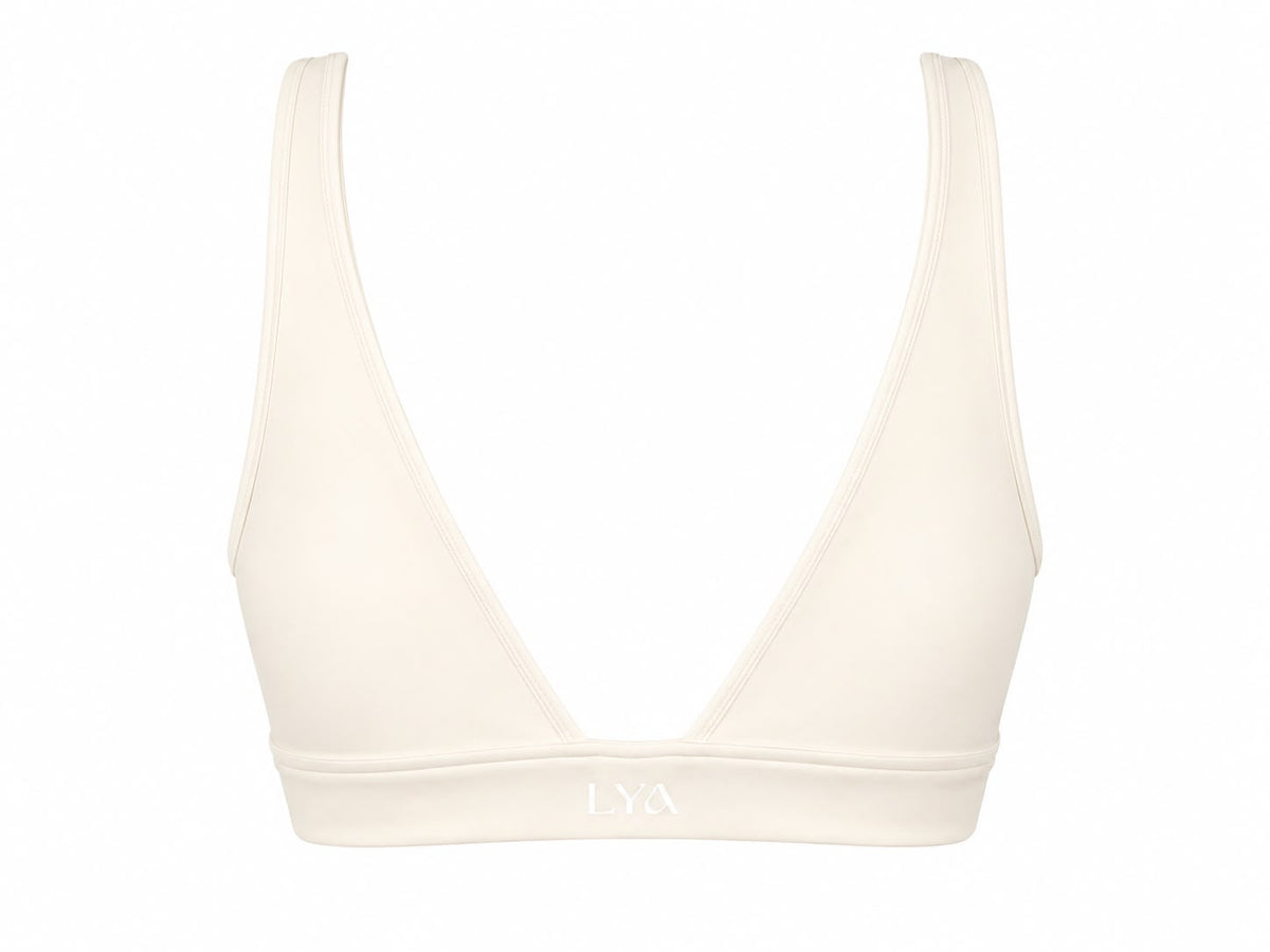 Peto triangular deportivo Aura en blanco crema de LYA Studio, vista 2